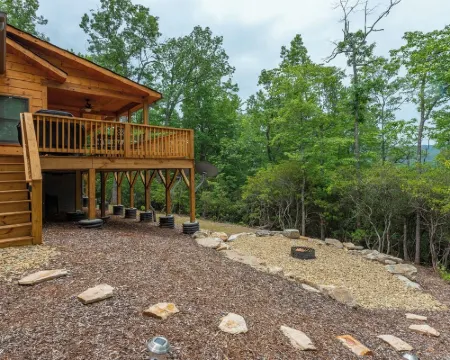 Dream Mtn Hideaway! Hot Tub+Fire Pit+Grill, WiFi, Hiking, Nearby Avl & Blk Mtn! Hotels in Broad River