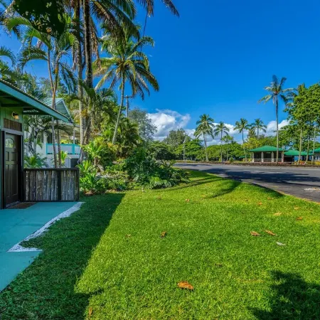 Hilo Hawaiian Beach Apartment