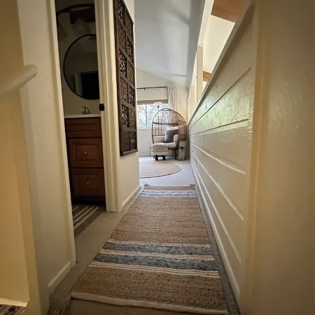 Beautifully Remodeled Condo in Unbeatable Location! Walk to Gondola & Downtown