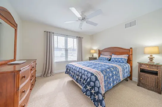 Perfect location!!! Dog friendly townhome in the heart of Stone Harbor Hotels in Stone Harbor