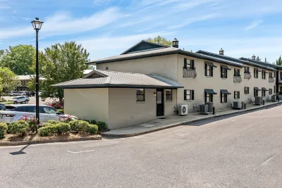 Perfect Game-day Loft 0.2 Miles From Toomer's Corner ~ Pet Friendly