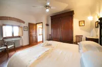 PANORAMA on CHIANTI BELLACASA FOR FAMILIES WITH GARDEN AND POOL WIFI FREE