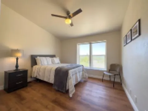 Mineral Spring at Zion. 15 Minutes to Zion's East gate! Beautiful hilltop home.