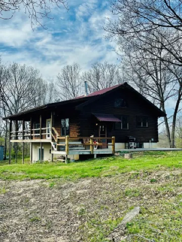 Country Cabin In The Woods Hotels in Adair County