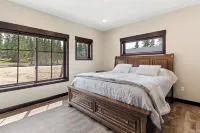 Powder House Pass 5 bedrooms - Hot tub, large garage, paved roads