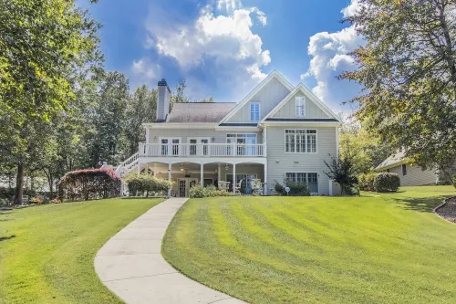 PRIVATE LAKEFRONT HOME WITH HOT TUB & AMAZING VIEW OF LAKE OCONEE