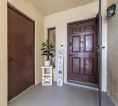 Southern C's Beachfront condo, tropical heated pool, great for family or couple
