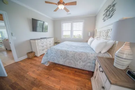 St George Island, Spacious, Pet Friendly, Private Pool, Elevator, Sleeps 12