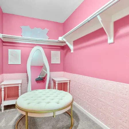 Casa Kaleidoscope: Whimsical Selfie Museum - 5bd sleeps 15