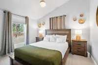 Woodstock Charm- 2 Min to Downtown Woodstock & Pet Friendly!