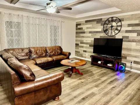 Beautiful, Cozy home in Concord providing a spacious & tranquil retreat