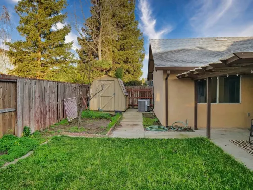 Cozy Family Retreat: Coffee Bar, Game Room and Pet Friendly