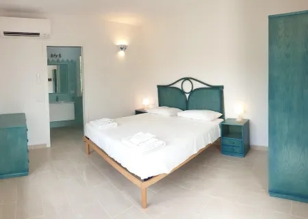 VILLA LU IMPOSTU swimming pool, sea view, 5bathrooms, terrace, garden, solarium Отели рядом с достопримечательностью «Parco pubblico con giochi per i bambini»