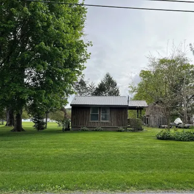 COZY CABIN ON THE CREEK
