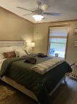 Modern cabin with hot tub, 60 acres with elk views, at the top of Winslow Hill