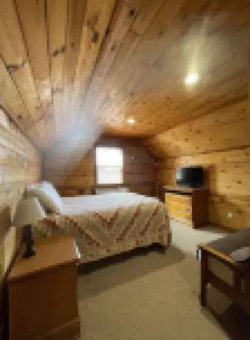 Beautiful Scenic River Cabin just 1/2 mile from Current River!