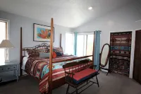Westward Ho! - Great Central Location - Hot Tub - Olde Town Arvada