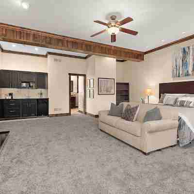 Luxury in the Heart of Nemacolin, the Laurel Mountains Most Idyllic Resort Area. Rooms