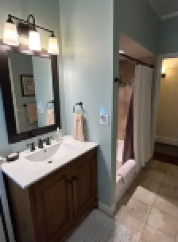 COMFORT and CHARM - Stay in St. Paul's FAVORITE rental in historic Summit Hill!