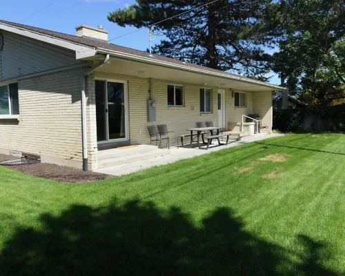 Spacious Home Near Canyons, Expo Center, and RSL Stadium サンディのホテル