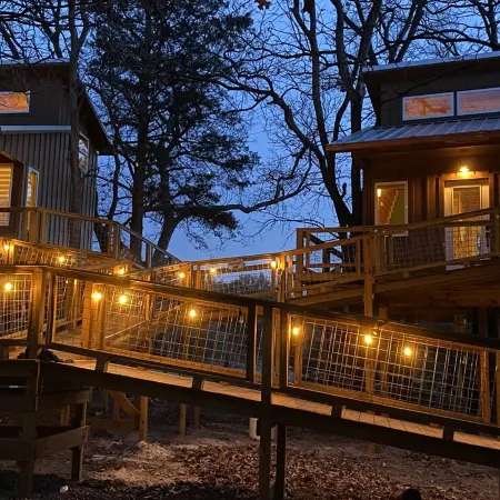 Coach’s Quarters - The Clubhouse - Spend night in the trees!!