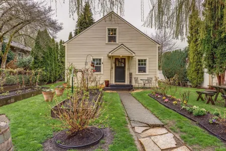 Wescott House in the historic Willamette District