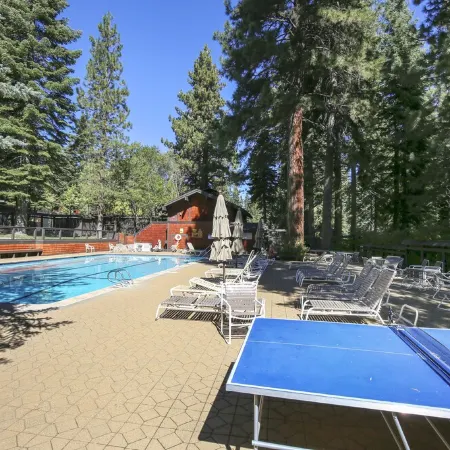Luxury Re-modeled Lake Front, Stunning Views - Private beaches, piers, hiking