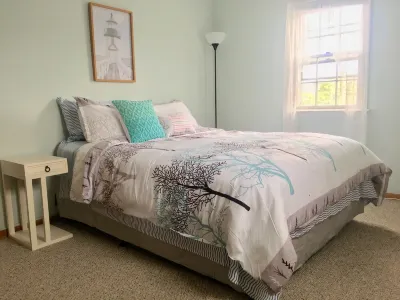 Rustic cozy home near downtown Nantucket with new heated private pool & hot tub