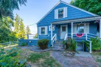 Pet/Family Friendly Getaway w/ Rainier and Marina Views Spacious Outdoor Space Hotels near Nathaniel Orr Pioneer Home Site