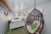 Charming Winchester Guesthouse near Wine Country