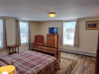 Charming Farmhouse; 2 Bed / 2 Bath, only 1.5 miles to Jiminy Peak. Pet Friendly.