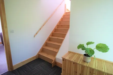 Private spacious house 5 mins by car to the beach Отели в г. Редрут