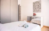 T3 in the heart of Endoume with private parking Hotels in 7th arrondissement of Marseille