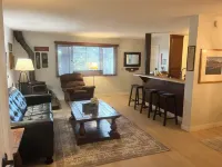 Fabulous Location Near Restaurants and Shopping Các khách sạn ở Quần thể Hồ Mammoth