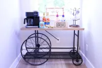 Loft on Main - DWTN, Beach, PVT Deck, Coffee Bar