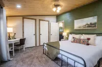 New!!!Thuja Hideaway next to NewRiverGorge. Amazing star gazing. Pet friendly!