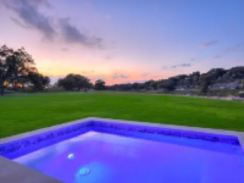 2 Houses - 6 Acres, Riverfront, Pool, Hot Tub, BEAUTIFUL VALLEY