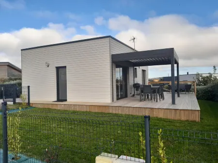 3 Bedroom Private Vacation Home in les Moitiers-d'Allonne