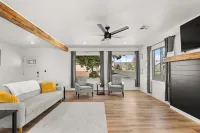 Modern Bungalow. Close to St. Joseph's hospital and Lewis Clark State College