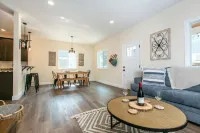 Cottage Escape- Lake Tomahawk,FirePit,Near Downtown Black Mountain, Hot Tub