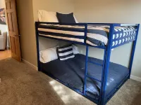 Newly remodeled apartment over shop, 1 block from airport
