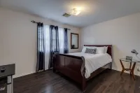 Luxury Spacious Home, Only 4.7 Miles From Airport Hôtels à proximité de : Schulze Cafeteria