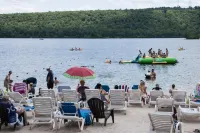 SPACIOUS LAKEFRONT PENTHOUSE ON BIG BOULDER LAKE!  4-SEASON FUN!