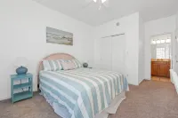4 BR/4.5 BA luxury townhome in Bear Trap Dunes 2 min walk to all amenities