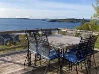 Whale Ledge Cottage - In the heart of Lubec with AMAZING Waterviews! Hotels in Lubec