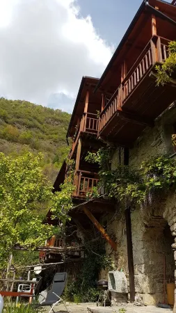 Old country house in breathtaking beautiful mountain landscape Отели в г. Вербано-Кузьо-Оссола