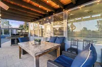 3000 Sqft 5Br/4BTH Villa with Pool and Hot Tub