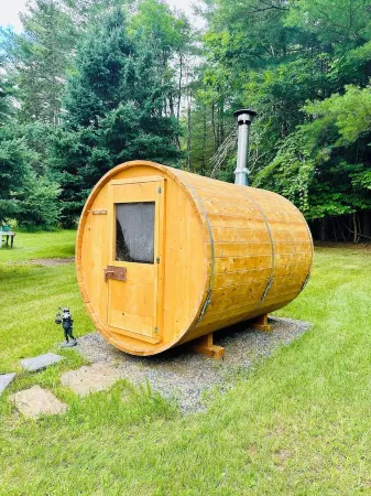 Charming Farmhouse, Sauna - 4 bedrooms, WiFi, AC in Upper Jay