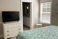 Central Emerald Isle, Private Beach Parking Hotels near Public Beach Access(No Parking)