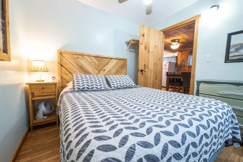 Ellis -Lakeside Cabin on Beach Pond with Wood Fired Finnish Sauna Hotels in Voluntown